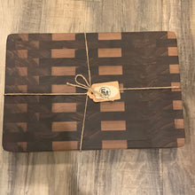 Load image into Gallery viewer, Walnut Cutting Board