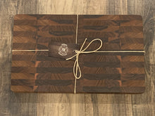 Load image into Gallery viewer, Walnut Cutting Board